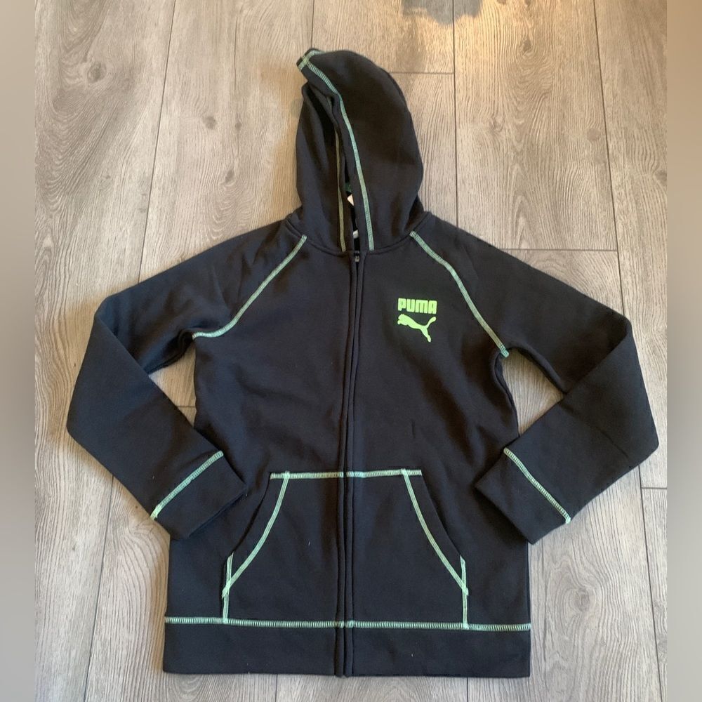 Puma kids sweater size L perfect for winter